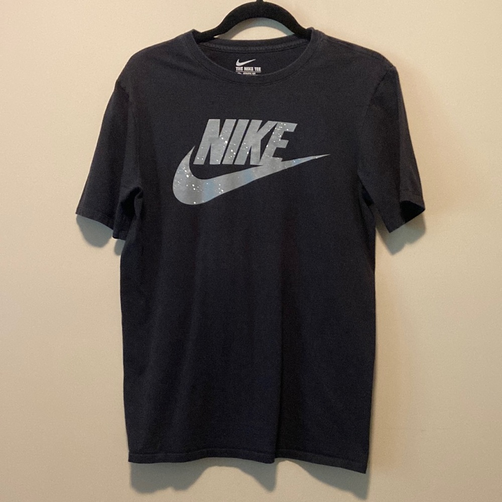 3 for $12 Bundle sale! The Nike Tee paint spatter Athletic cut size Medium